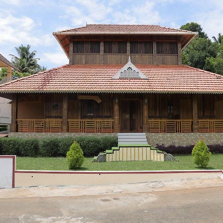 Апартаменты Jackroot Heritage Athirappilly Kallana Экстерьер фото